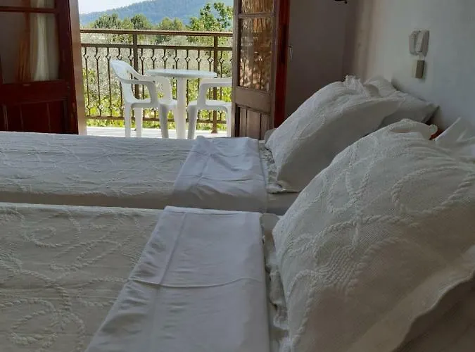 George * クリッシ・アモウディア